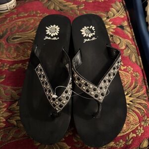 Yellow Box Abblia Wedge Sandal; Black/Rainbow Iridescent Crystal Strap; Sz 9